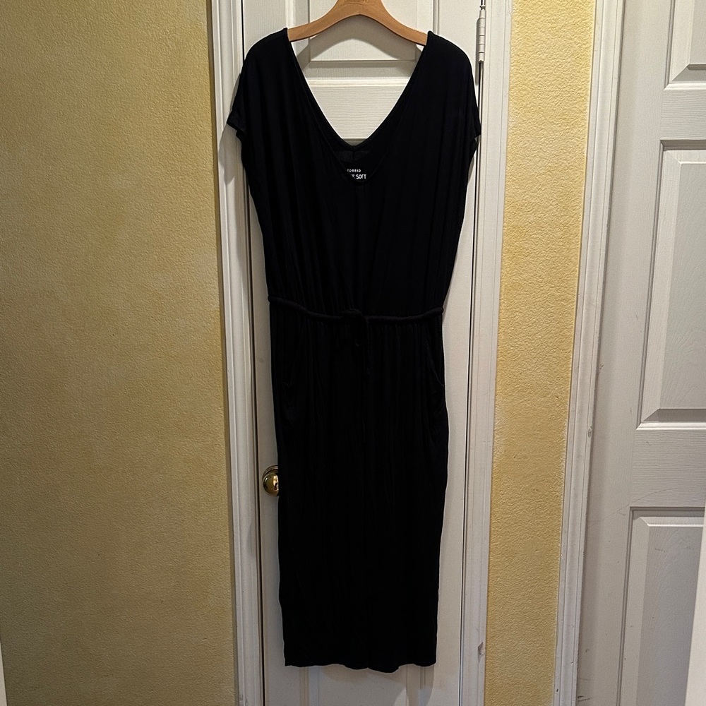 torrid Black V-Neck Midi Dress with Self-Tie Belt